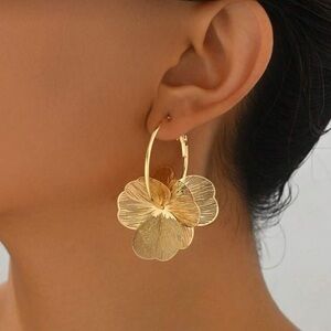 Kate Middleton Inspired Gold Floral Earrings,Elegant Statement Jewelry
